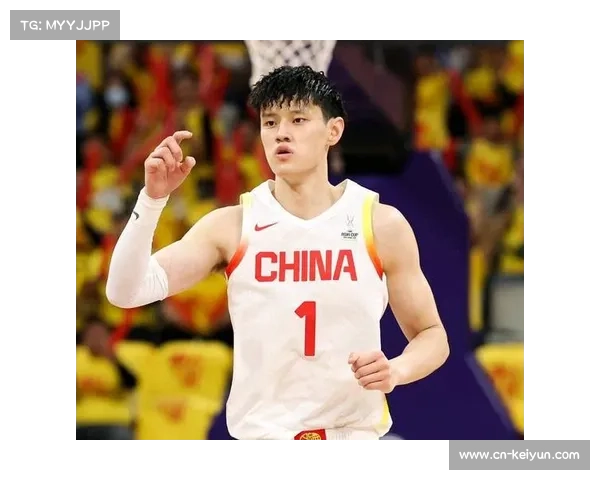 决胜时刻曾凡博独坐板凳席边缘篮网众将欢呼唯他神情落寞引人心疼 决胜时刻曾凡博独坐板凳席边缘篮网众将欢呼唯他神情落寞引人心疼